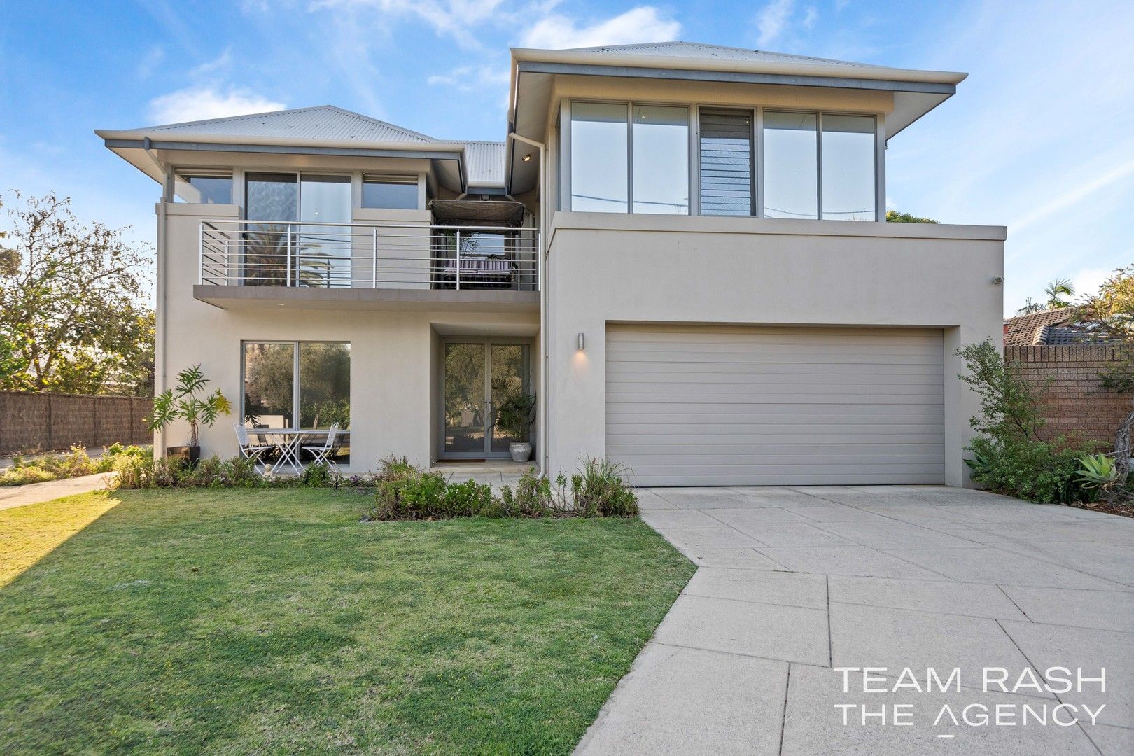 4 bedrooms House in 34A Bassendean Parade BASSENDEAN WA, 6054