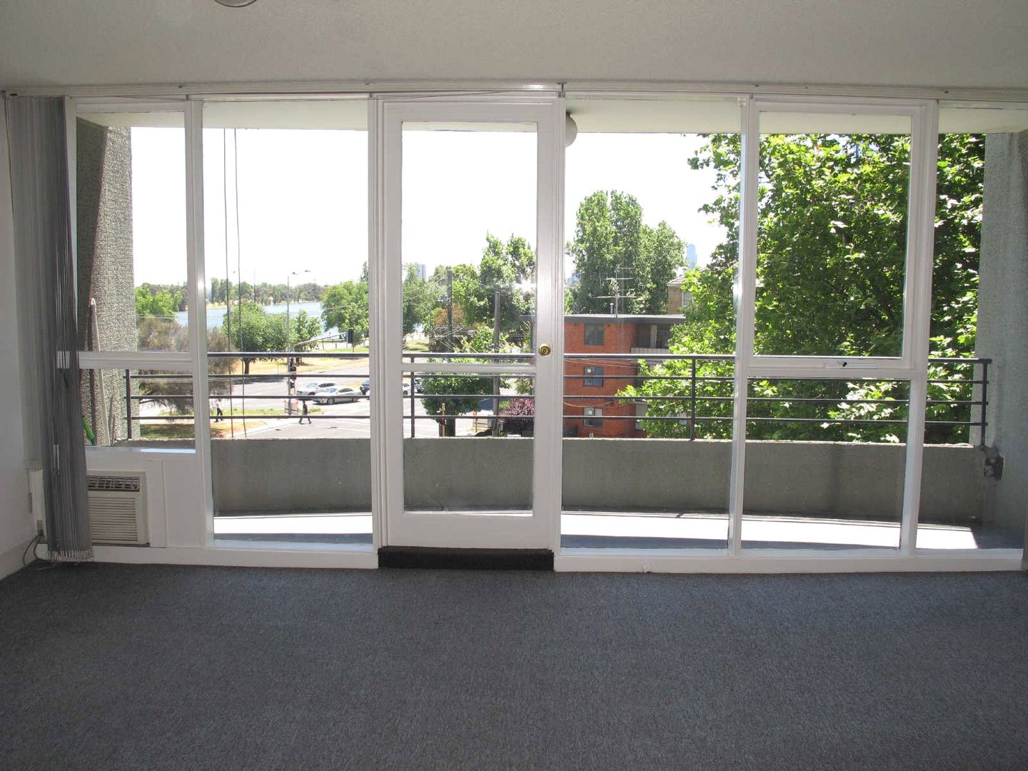 303 81 Queens Road Melbourne