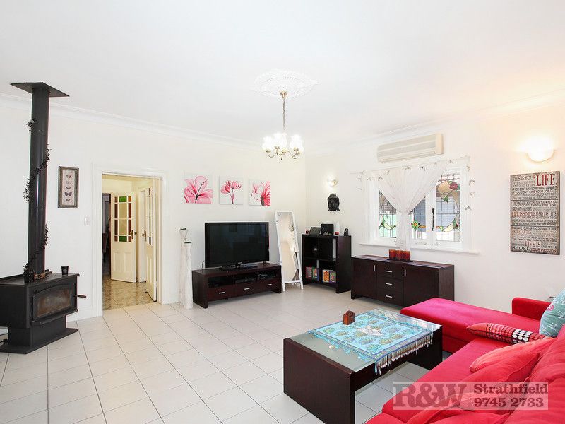 33 LENNARTZ STREET, CROYDON PARK NSW 2133, Image 1