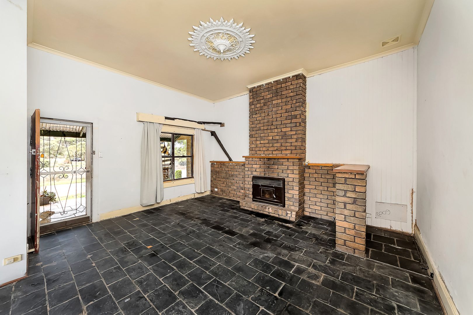 Sold 6 Rocky Gully Road, Murray Bridge SA 5253 on 25 Mar 2024