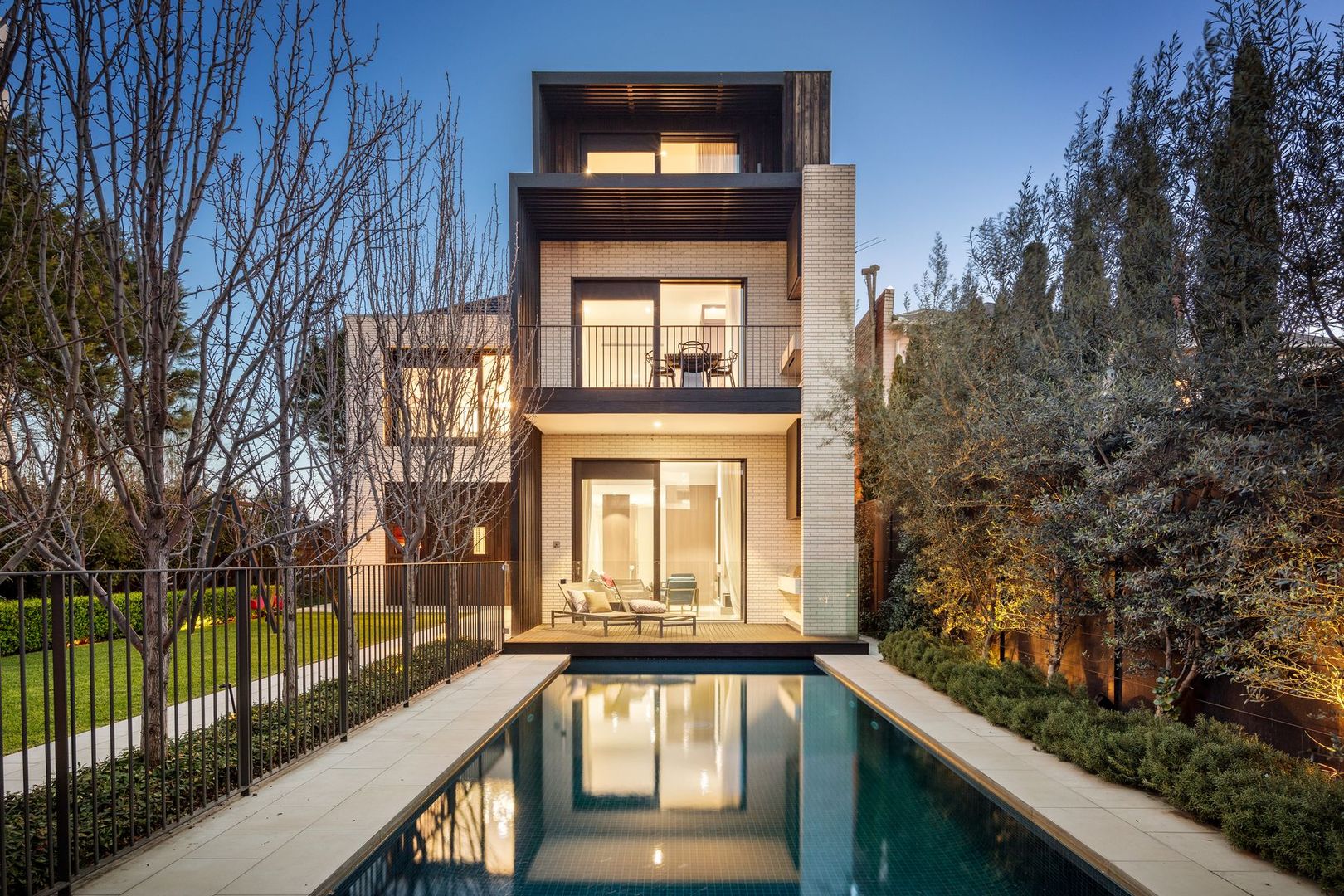 223 Beaconsfield Parade, Middle Park VIC 3206, Image 2