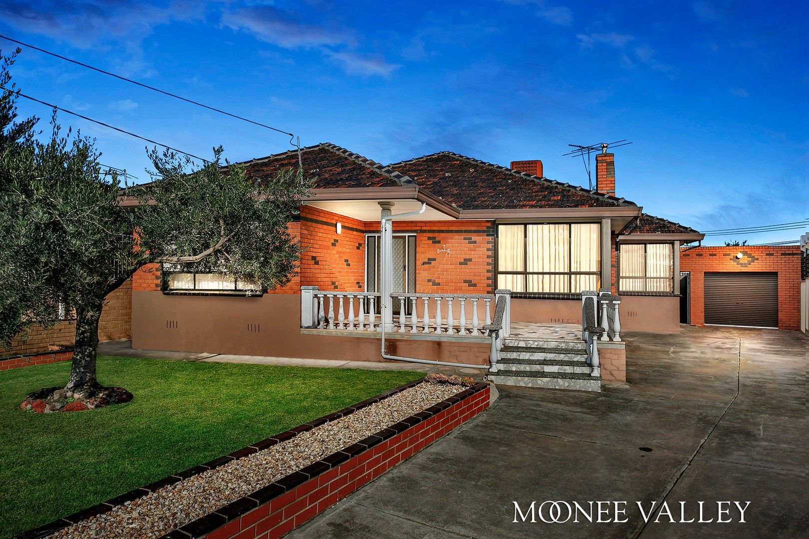 3 Chaumont Drive, Avondale Heights VIC 3034, Image 0