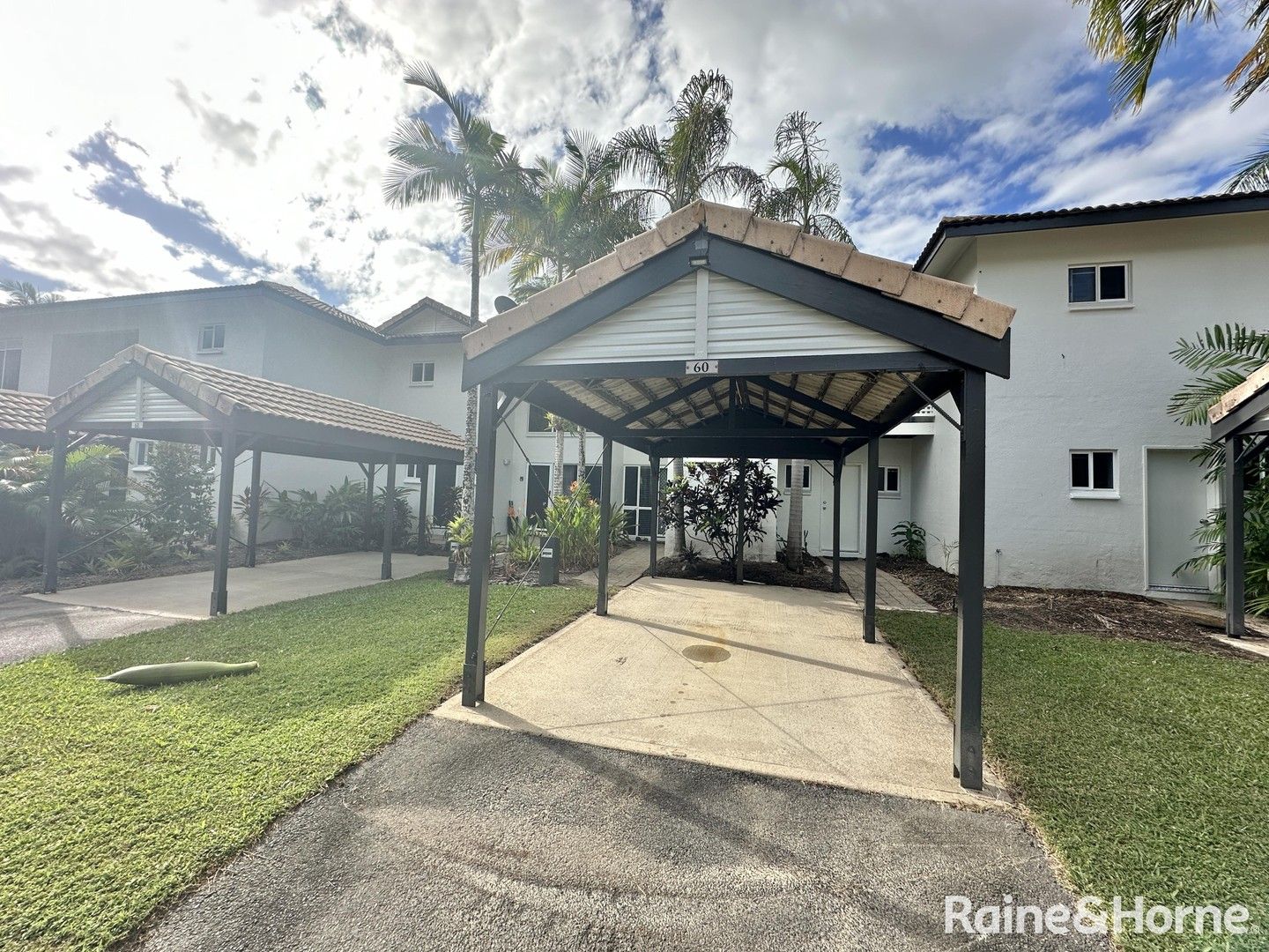 2 bedrooms Apartment / Unit / Flat in 60/121-137 Port Douglas Road (Reef Resort) PORT DOUGLAS QLD, 4877