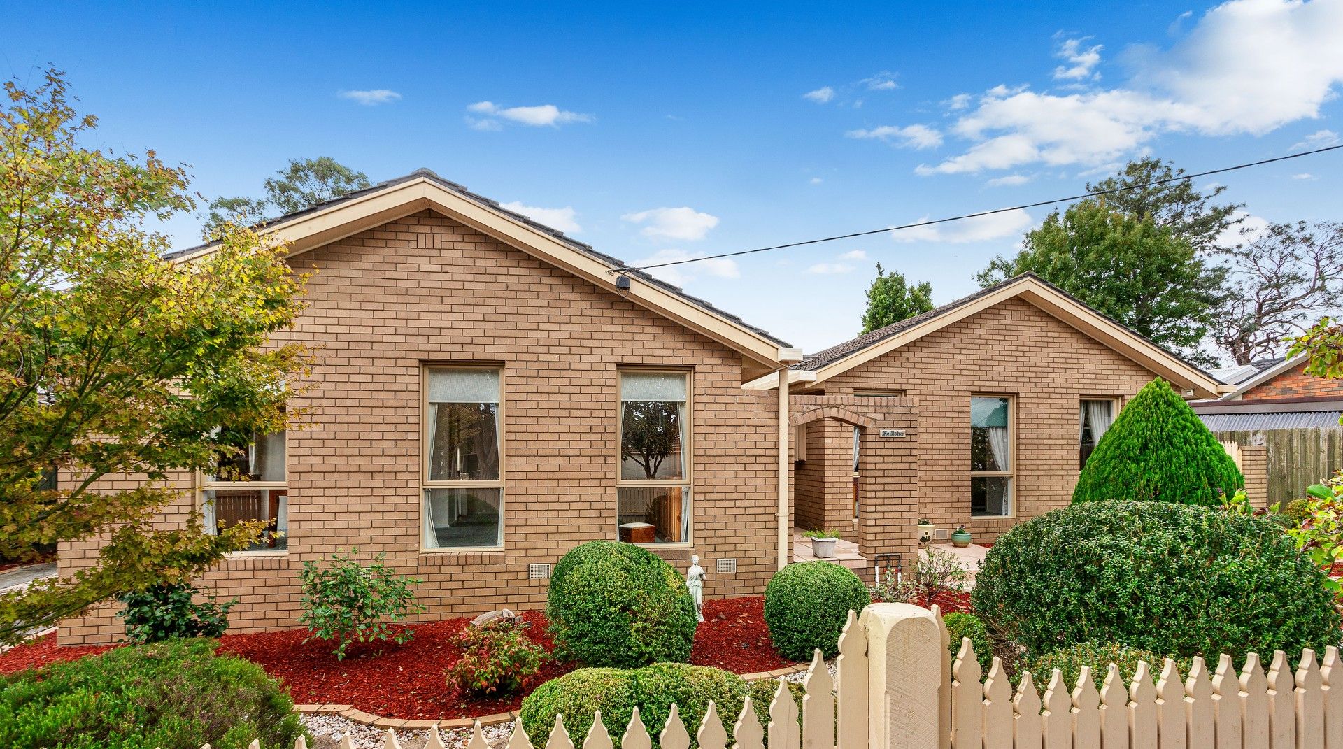 4 bedrooms House in 4 Village Drive DINGLEY VILLAGE VIC, 3172