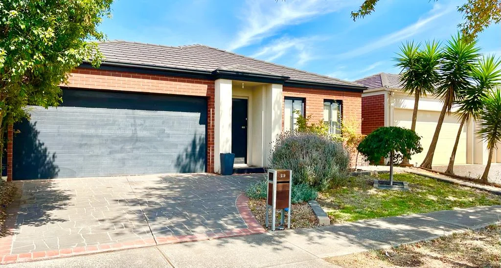 29 Hindmarsh Drive, Manor Lakes VIC 3024