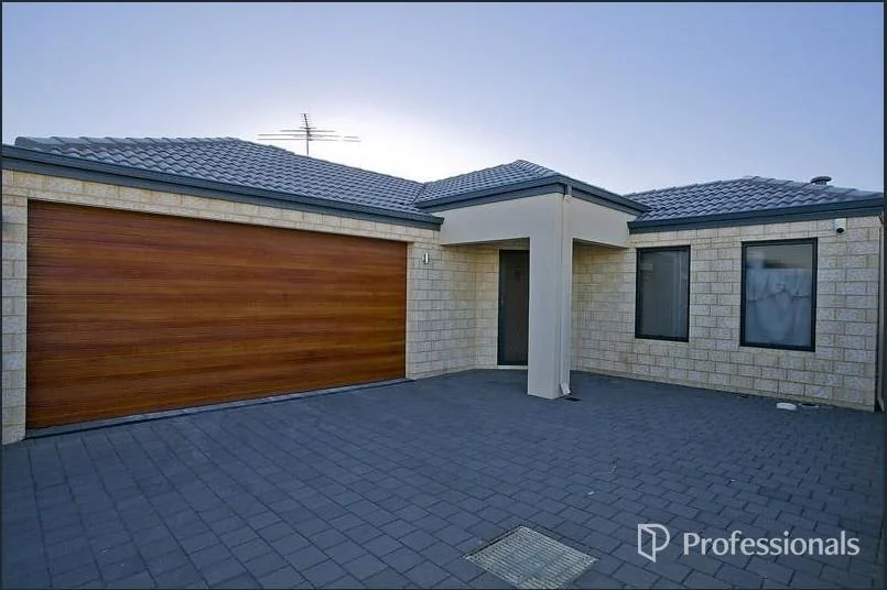 33c St Albans Road, Nollamara WA 6061