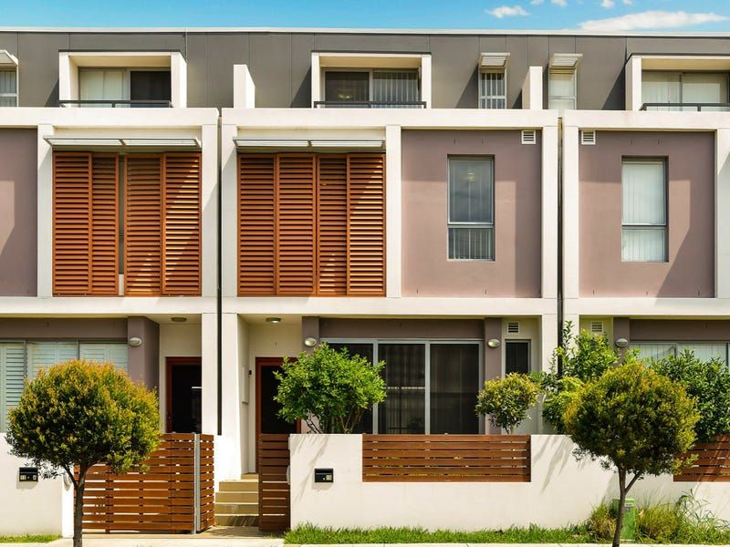 4 bedrooms House in 15 Wilson Street BOTANY NSW, 2019