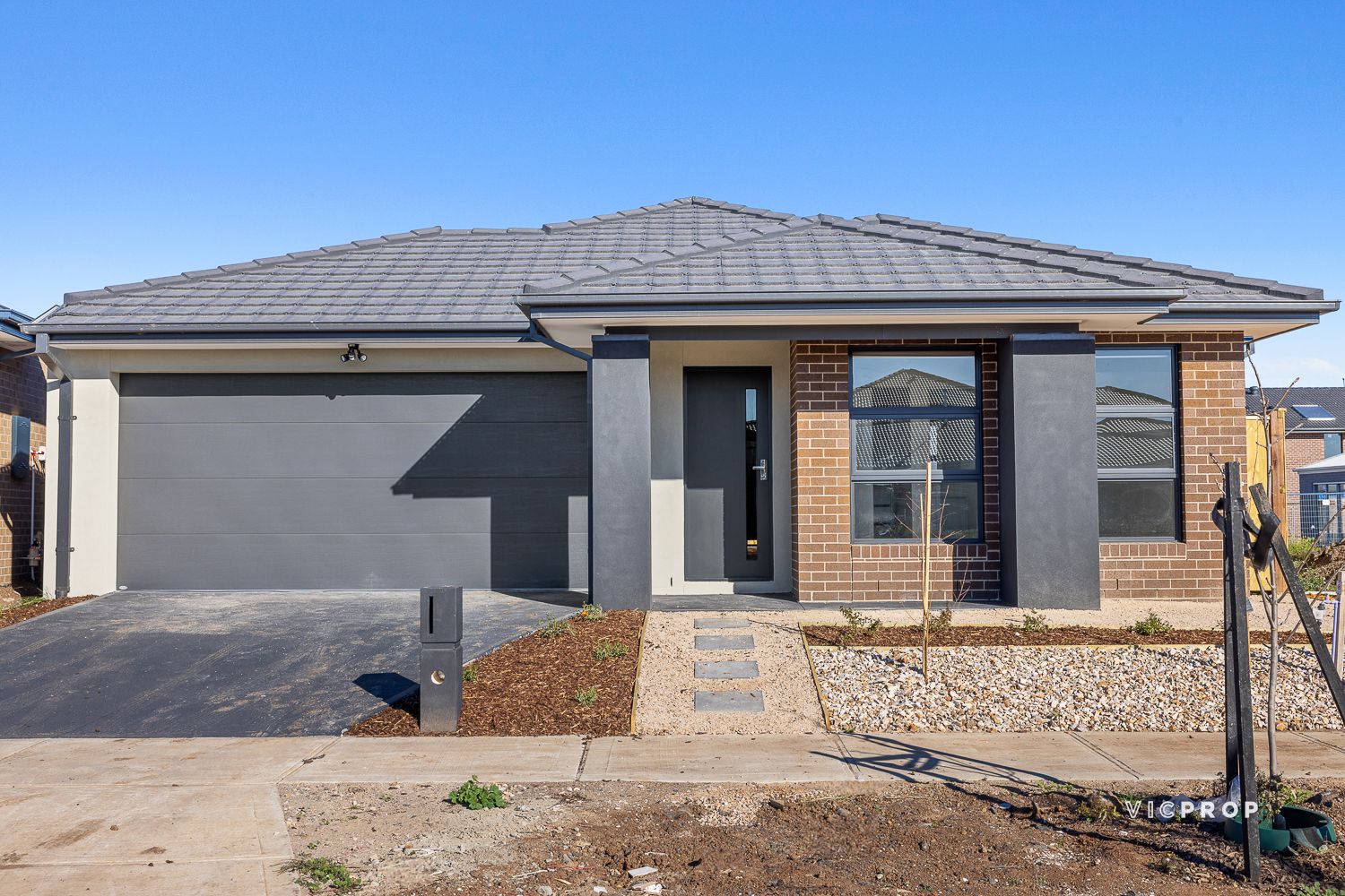 4 bedrooms House in 9 Ruislip Grove WERRIBEE VIC, 3030