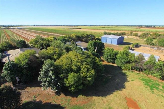 Picture of 352 Burnett Heads Road, QUNABA QLD 4670