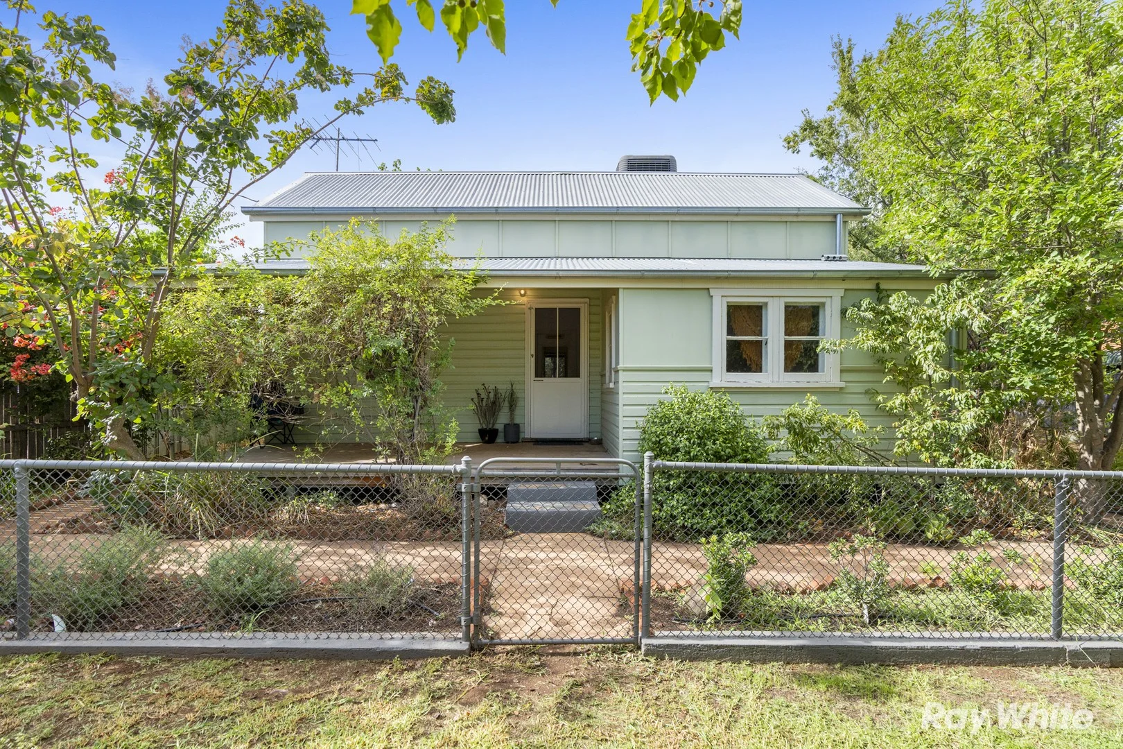 17 Wade Street, Coolamon NSW 2701