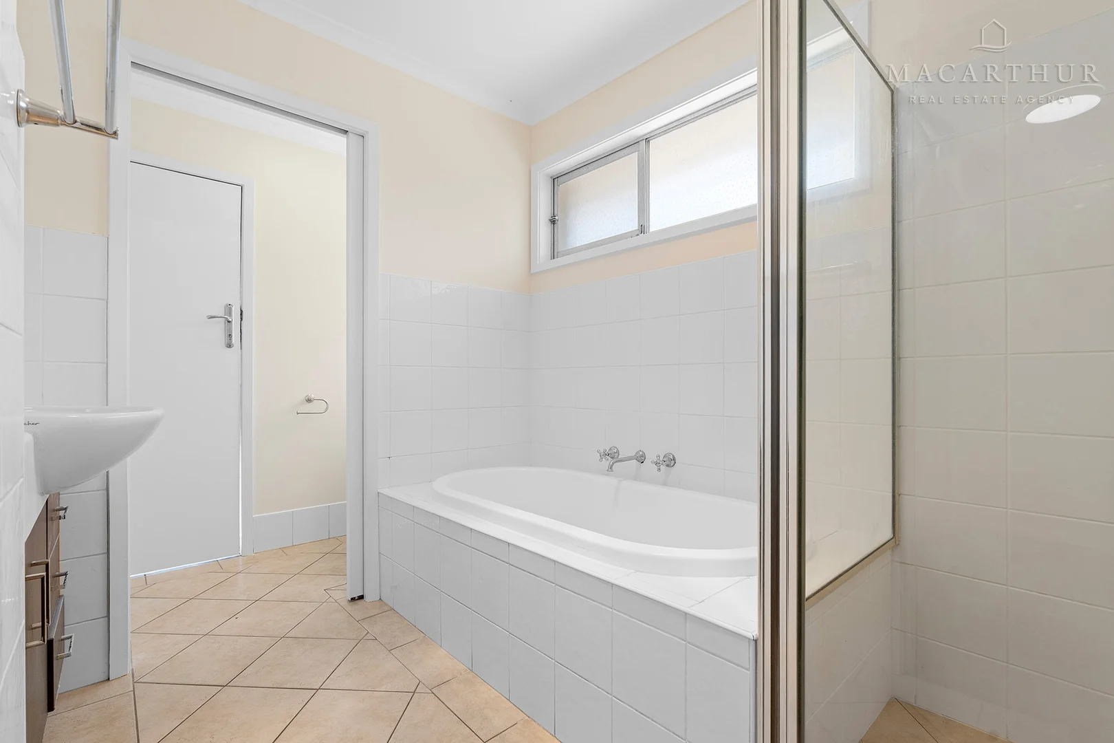 Additional image 8 of 18 Martin Street, Tolland NSW 2650