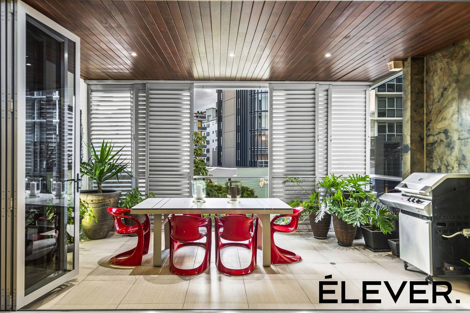 3 bedrooms Apartment / Unit / Flat in 4/35 Wyandra Street TENERIFFE QLD, 4005