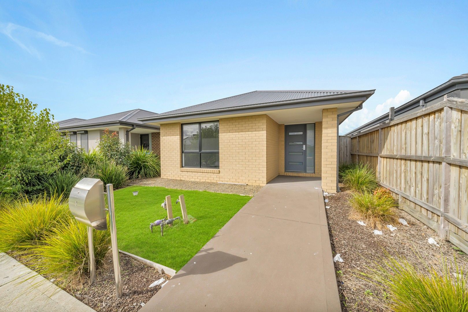 4 bedrooms House in 9 Hargood Place CRANBOURNE EAST VIC, 3977