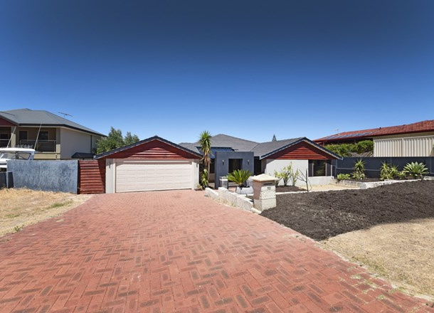 110 Castlecrag Drive, Kallaroo WA 6025