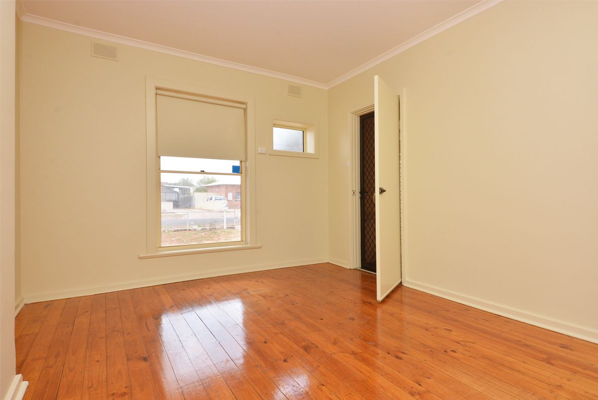 33 Patten Street, Whyalla Stuart SA 5608, Image 1