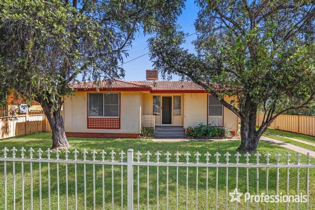 3 bedrooms House in 4 Quinn Street WEST TAMWORTH NSW, 2340