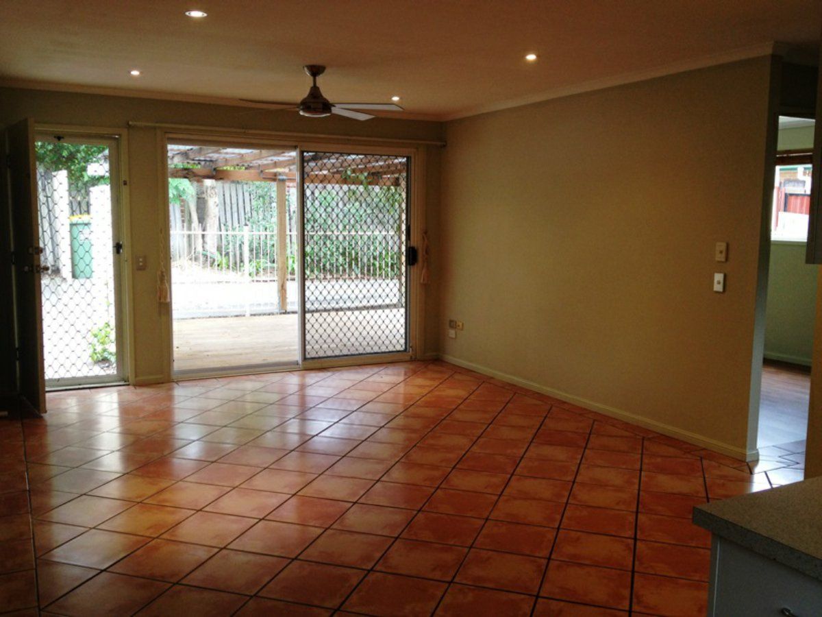 2 bedrooms House in 2 9 Webb Street LABRADOR QLD, 4215