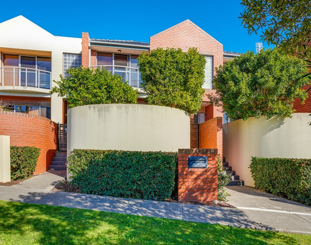 2/1A Parry Street, Cooks Hill NSW 2300