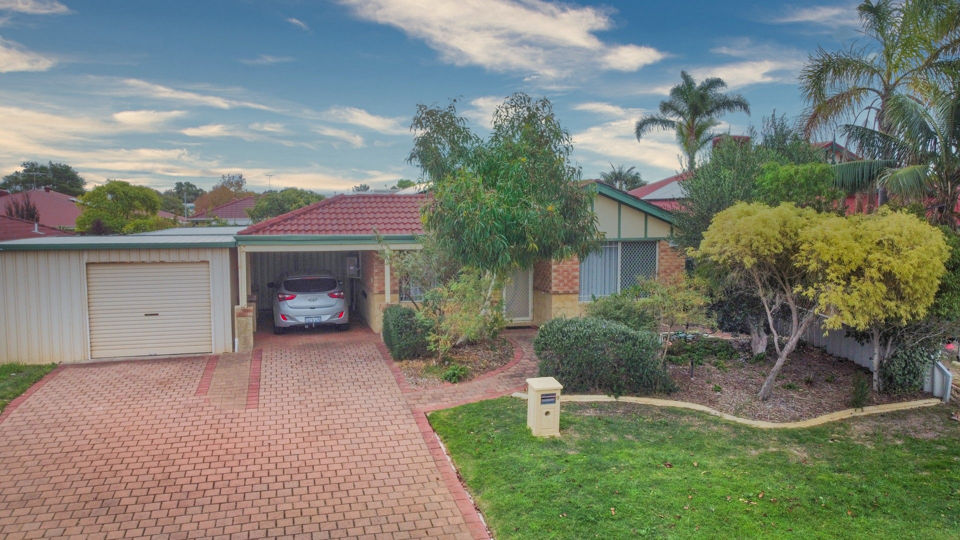 4 bedrooms House in 9 Grenadier Court WARNBRO WA, 6169