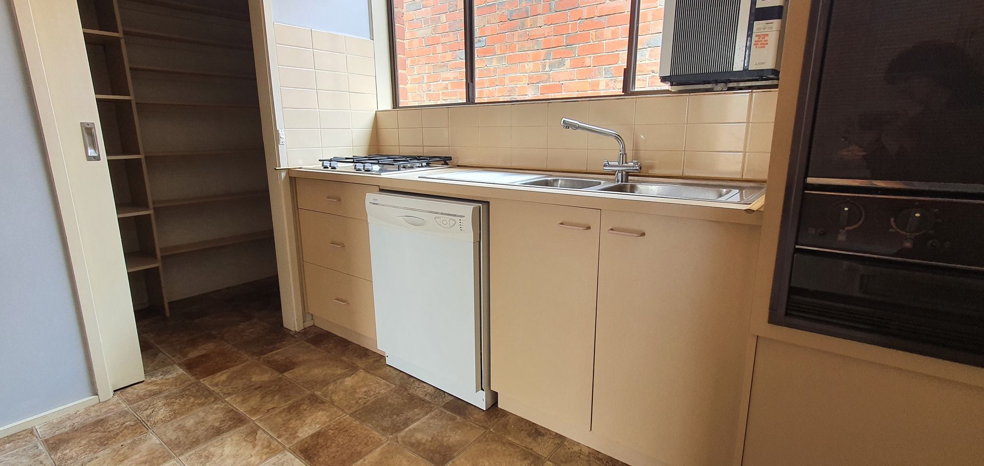 2/16 Gilbert Grove, Bentleigh VIC 3204 Apartment For Rent 495 Domain