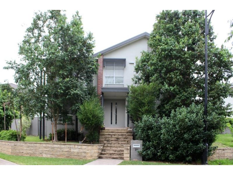 4 bedrooms House in 101 Middleton Drive MIDDLETON GRANGE NSW, 2171