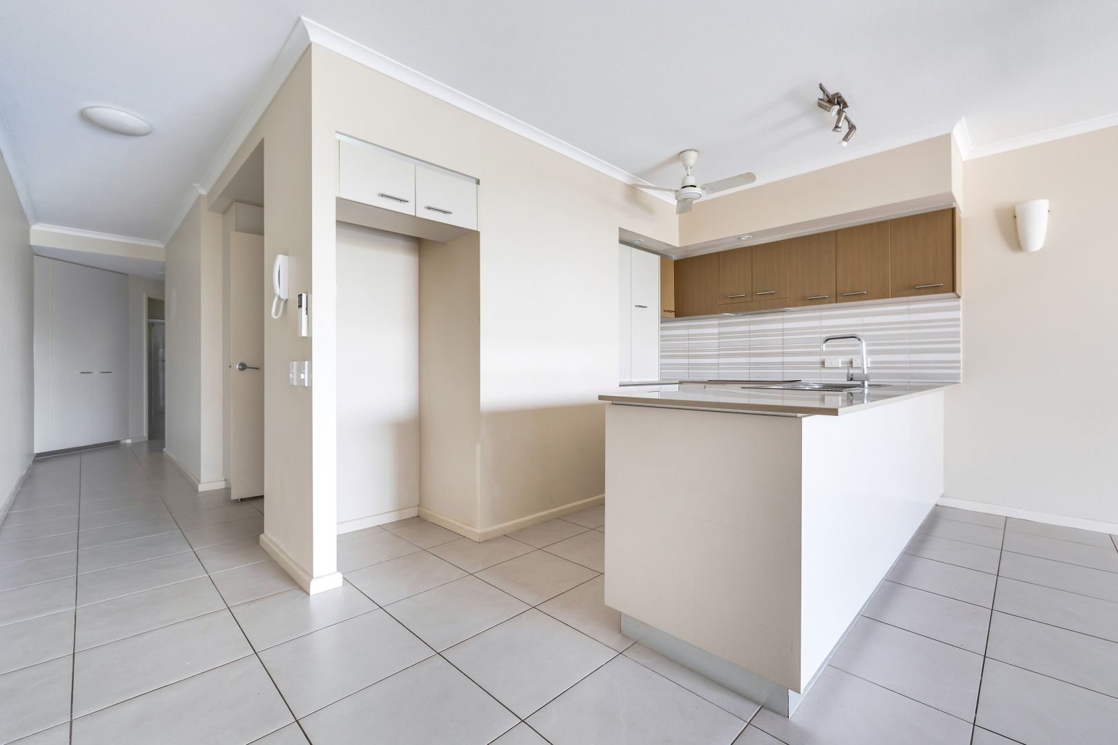 13E/174 Forrest Parade, Rosebery NT 0832, Image 1