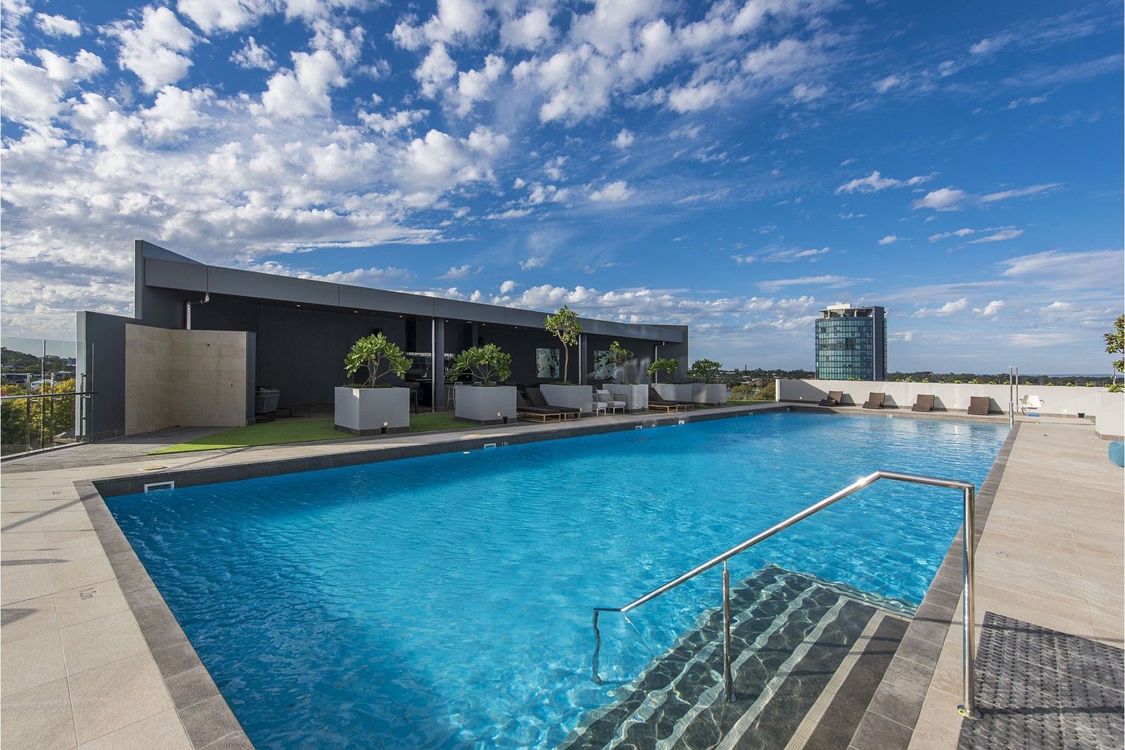 2 bedrooms Apartment / Unit / Flat in 1705/908 Canning Highway APPLECROSS WA, 6153