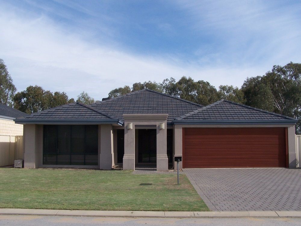 4 bedrooms House in 16 Summershill Gate KENWICK WA, 6107