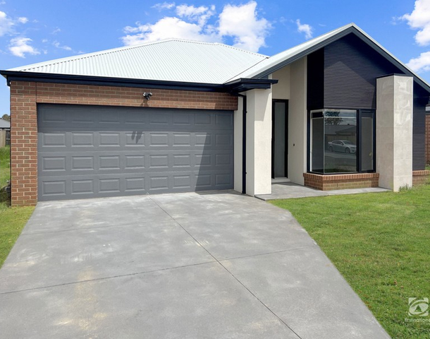 6 Flycatcher Way, Bairnsdale VIC 3875