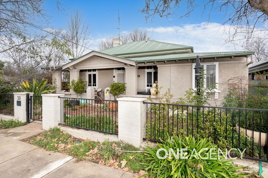 3 bedrooms House in 30 BECKWITH STREET WAGGA WAGGA NSW, 2650