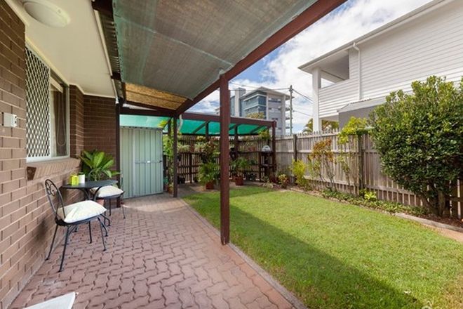 Picture of 74 Ronald Street, WYNNUM QLD 4178