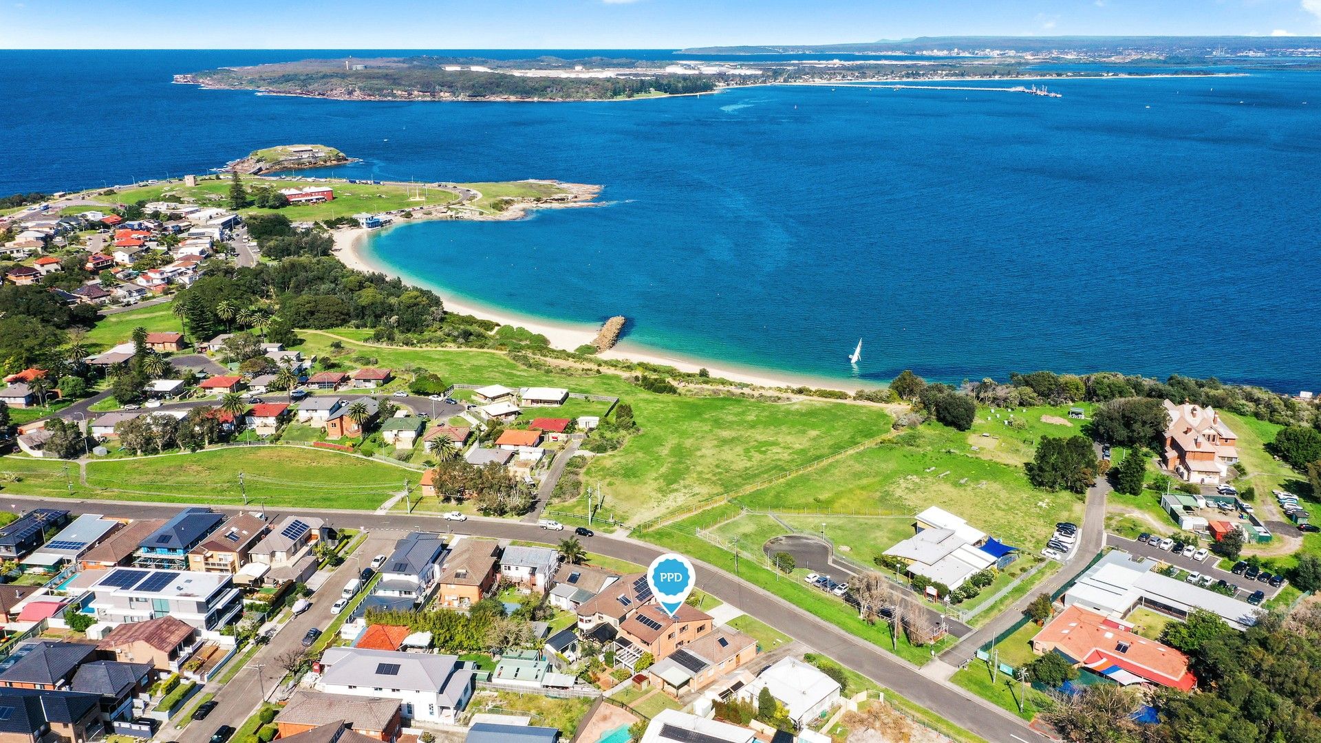 5 bedrooms House in 6 Elaroo Avenue PHILLIP BAY NSW, 2036