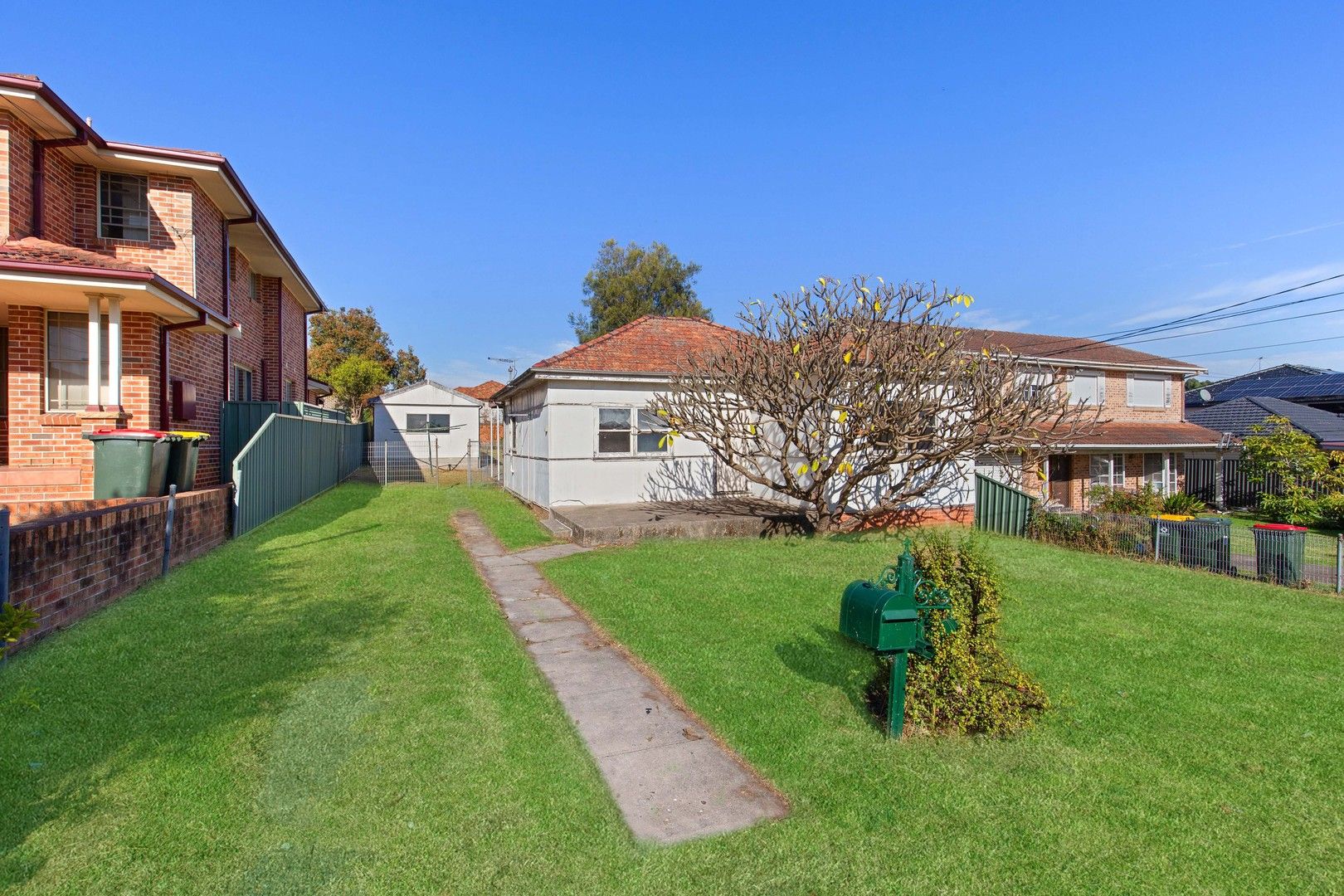 3 bedrooms House in 18 Edna Avenue MERRYLANDS NSW, 2160