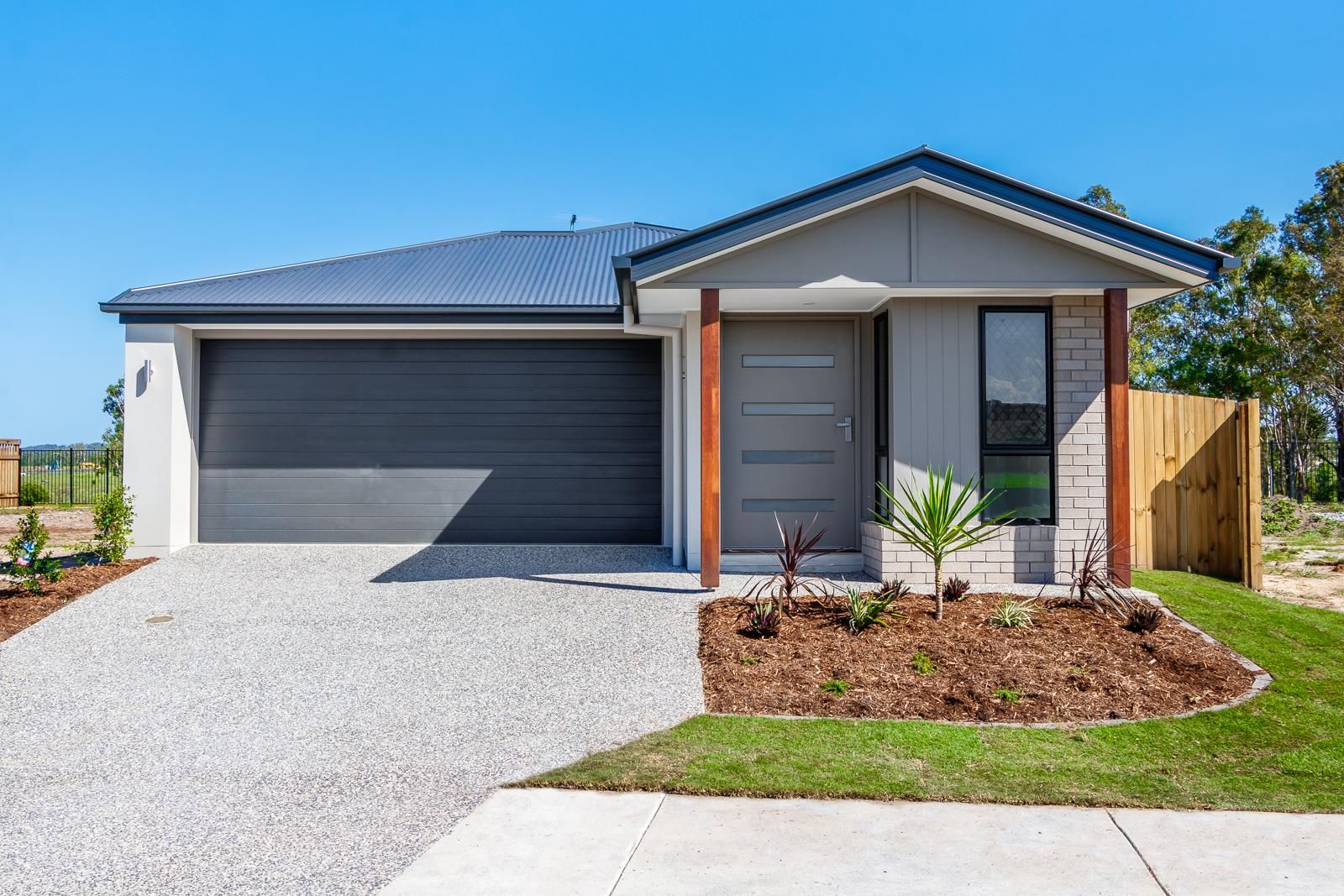4 bedrooms House in 255 Killara Boulevard LOGAN RESERVE QLD, 4133