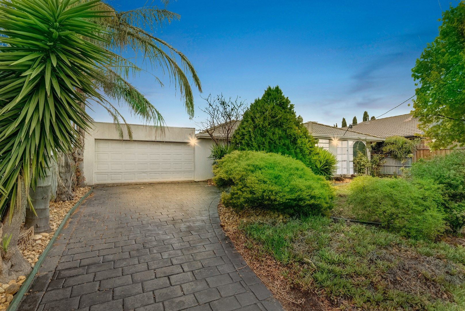 10 Golden Square Crescent, Hoppers Crossing VIC 3029, Image 0
