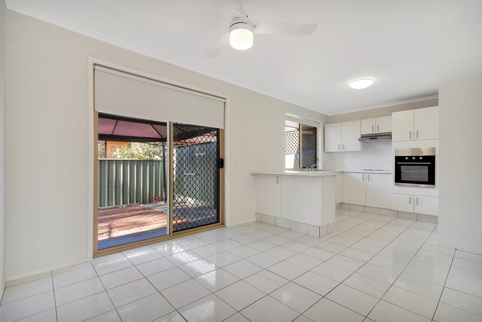 2/24 Kangaroo Avenue, Coombabah QLD 4216, Image 2