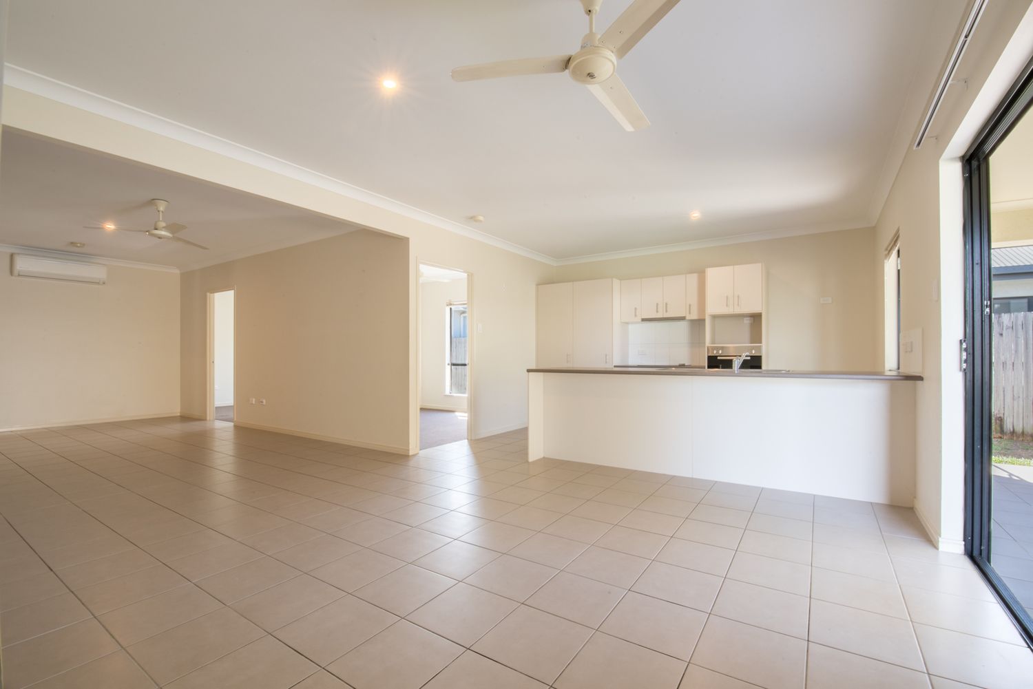 6 Rothesay Bend, Trinity Park QLD 4879, Image 2