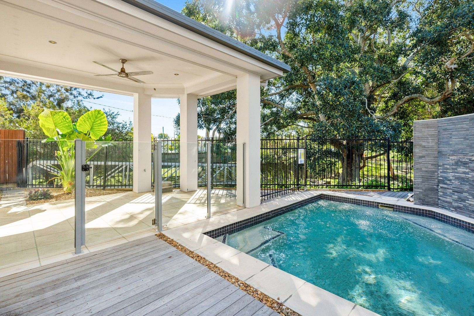 4 bedrooms House in 73 Beverley Street MORNINGSIDE QLD, 4170