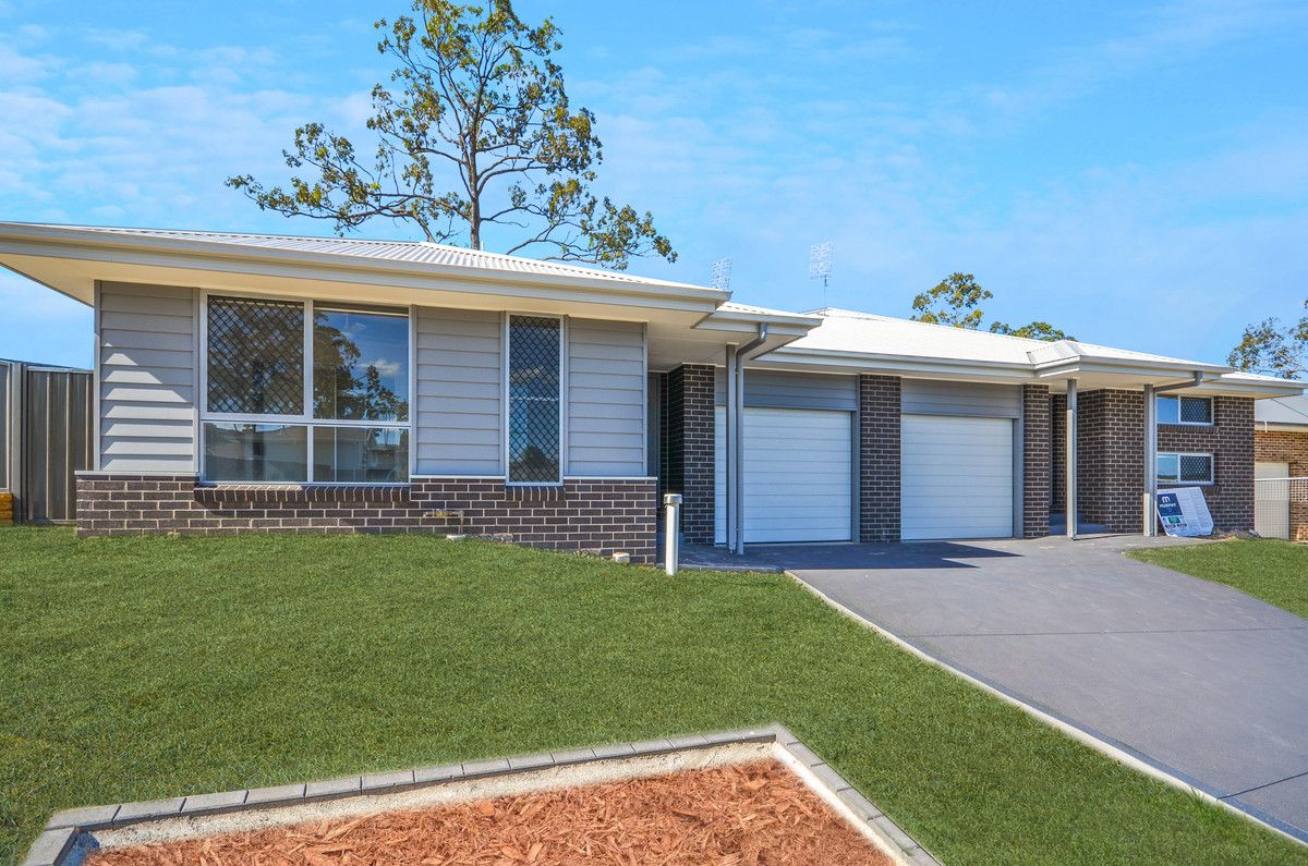 2 bedrooms Duplex in 61a Comel Avenue CAMERON PARK NSW, 2285