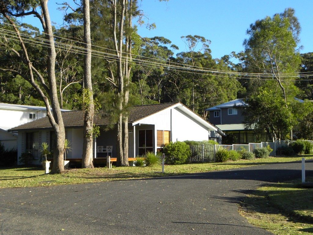 37 Lakeland Ave, Berrara NSW 2540, Image 2