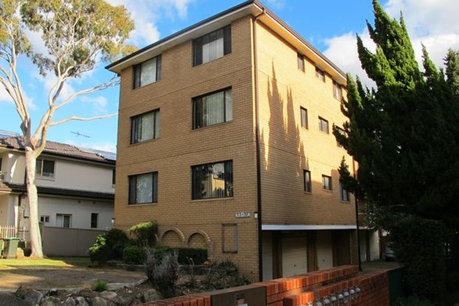 Just Listed 5 Bedroom Home In Kingsgrove Price Guide Over 1 4m Call Izabela For Further Details Http Hurstville Ljhoo Real Estate Real Estate Agent Home