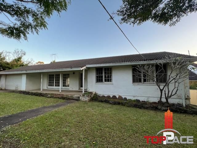 3 bedrooms House in 24 Garthowen Crescent CASTLE HILL NSW, 2154