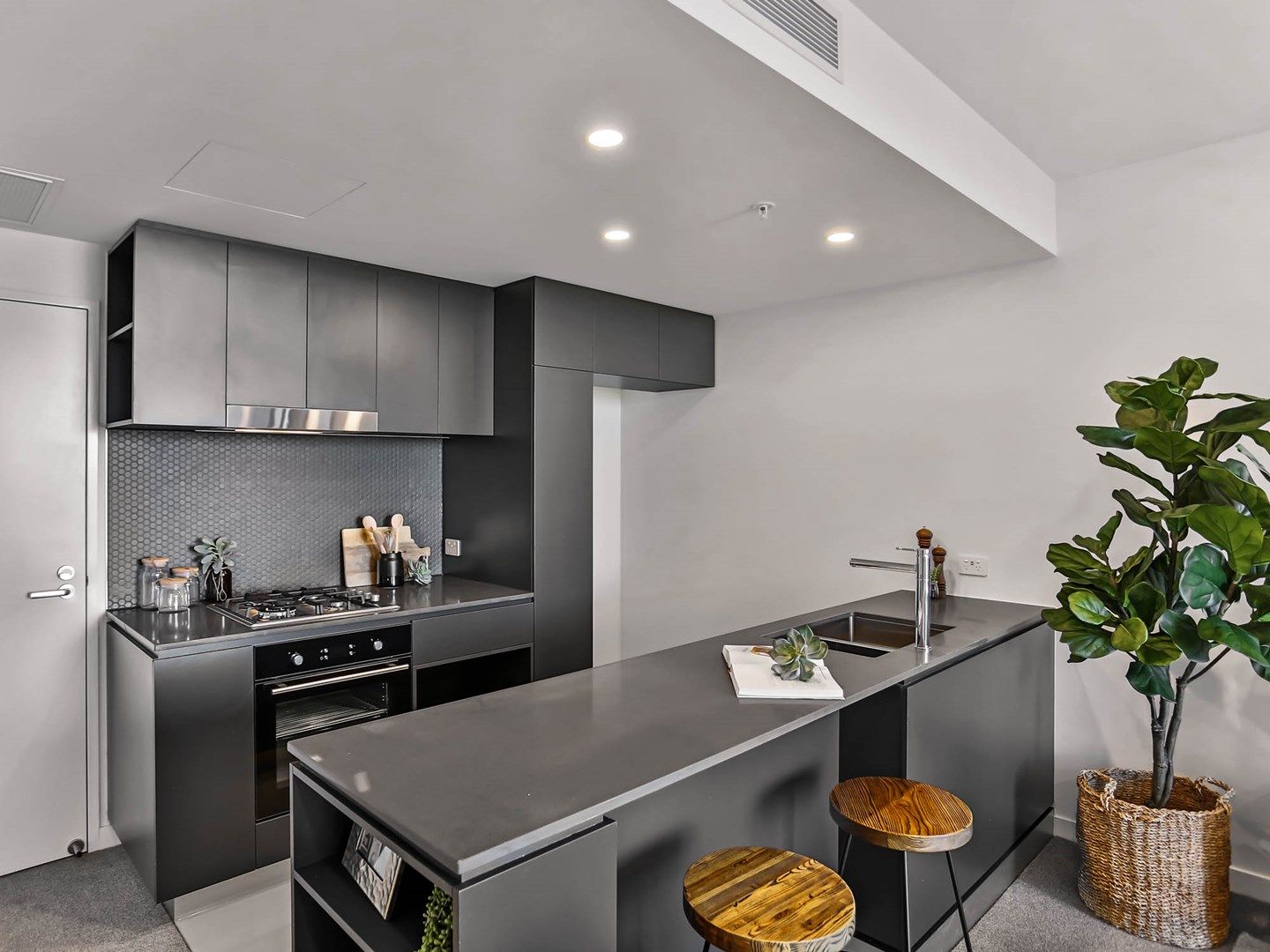 1 bedrooms Apartment / Unit / Flat in 813/48 Jephson Street TOOWONG QLD, 4066