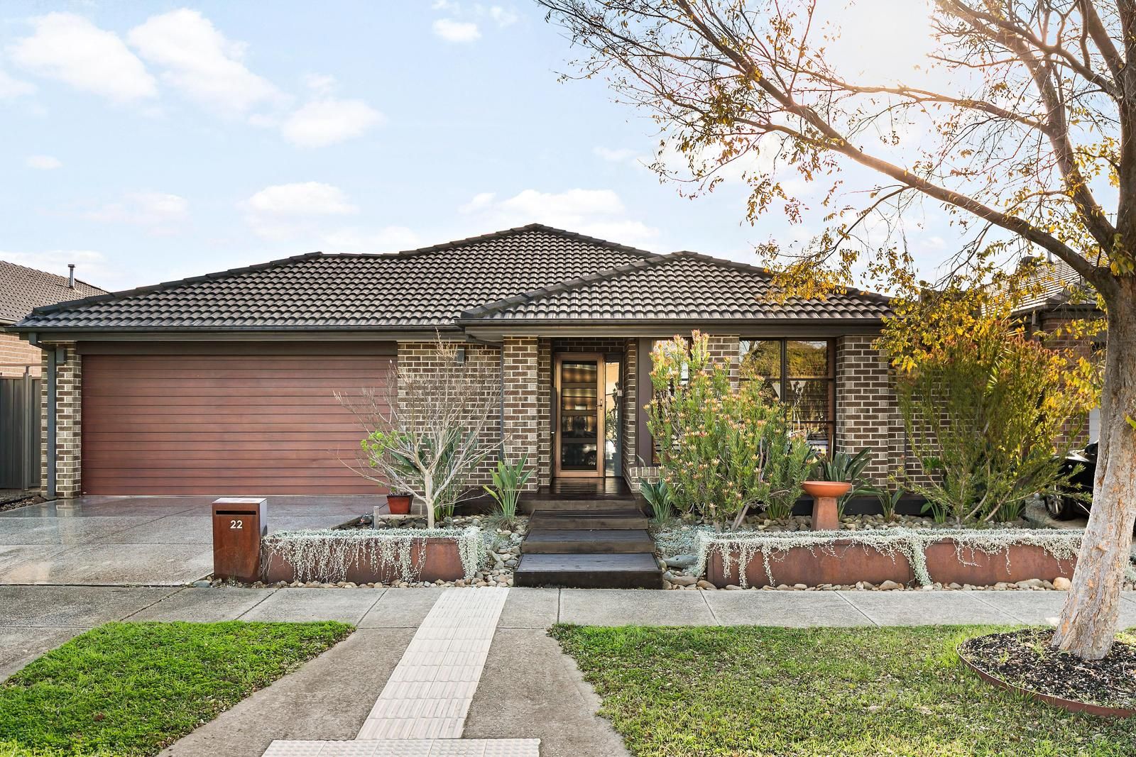 4 bedrooms House in 22 Annecy Boulevard FRASER RISE VIC, 3336