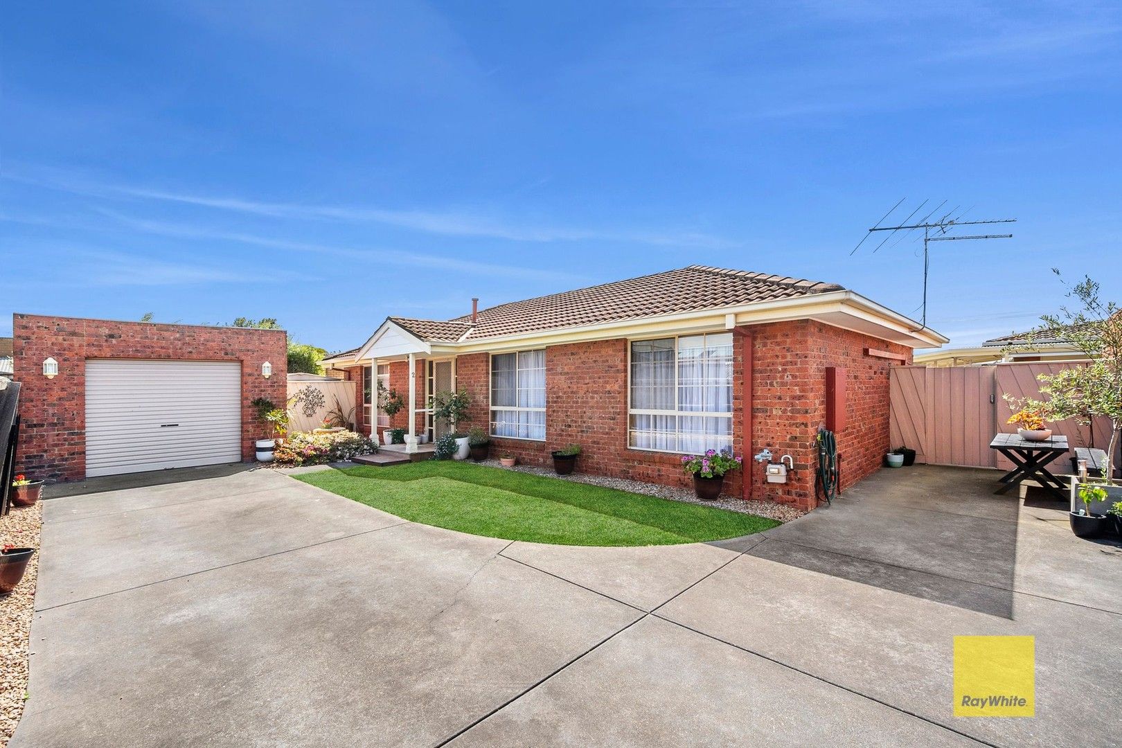 2/15 Wattlepark Avenue, Bell Park VIC 3215, Image 0