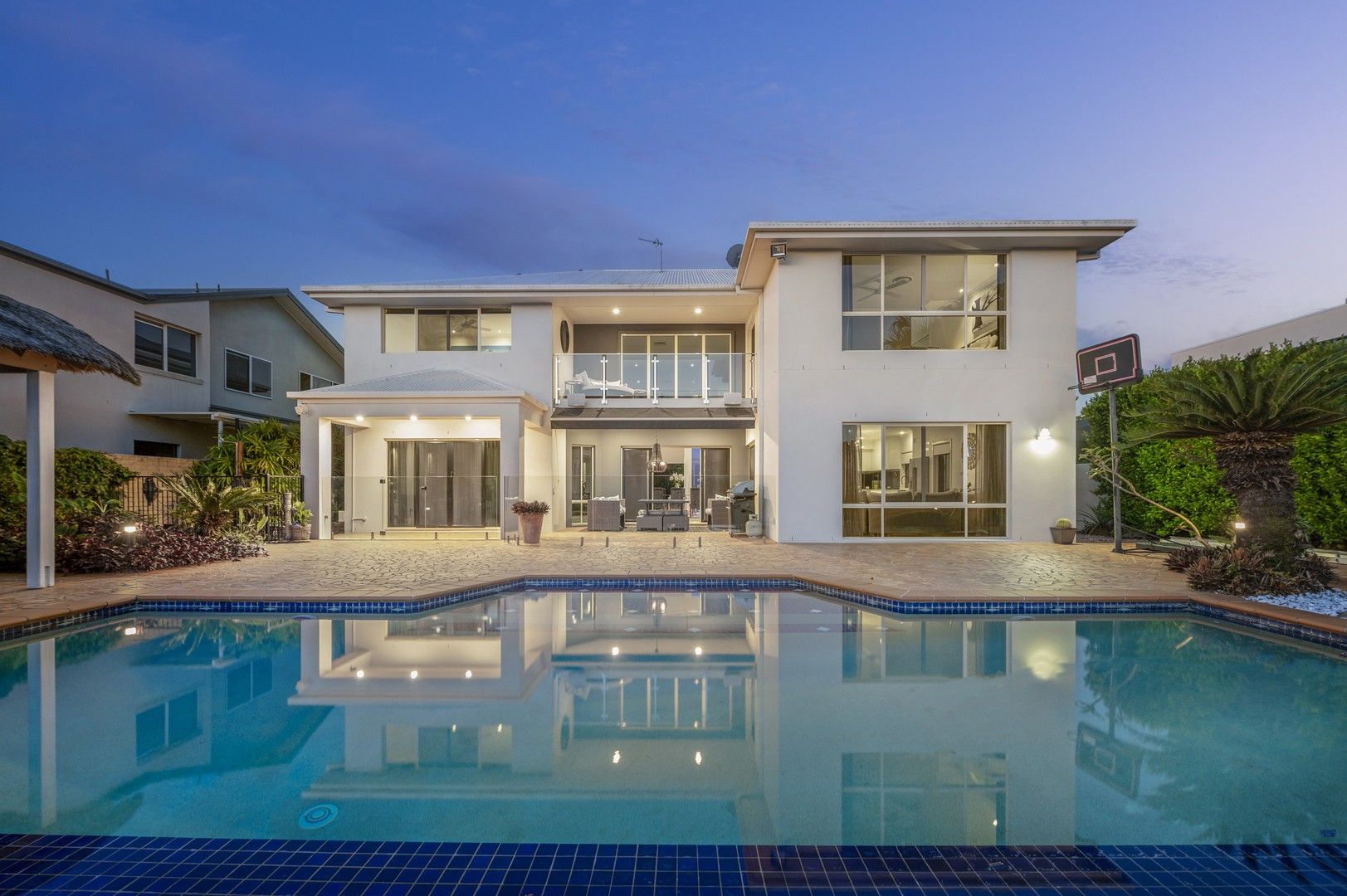 5 bedrooms House in 24 Kawana Crescent ASHMORE QLD, 4214
