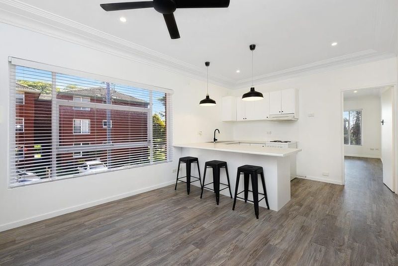 1 bedrooms Apartment / Unit / Flat in 5/108 Kingsway WOOLOOWARE NSW, 2230