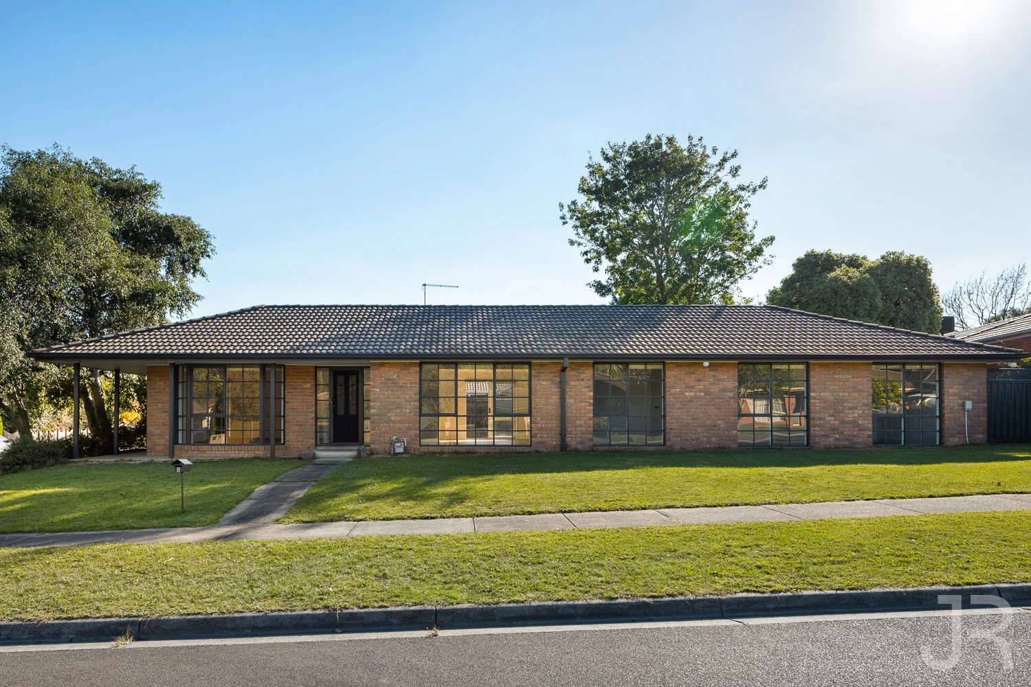 6 Escott Grove, Berwick VIC 3806