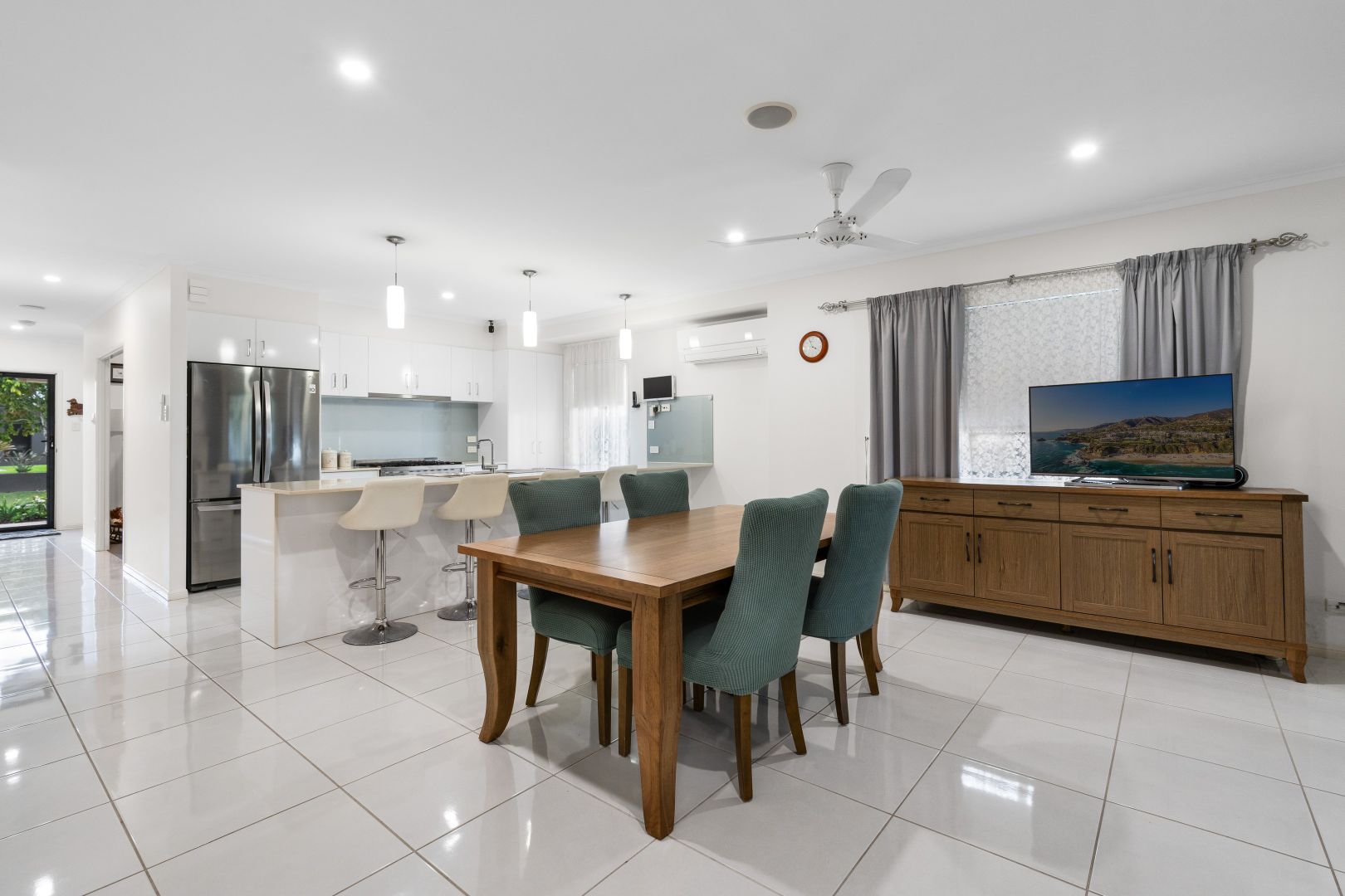 37 Gainsborough Crescent, Peregian Springs QLD 4573, Image 2