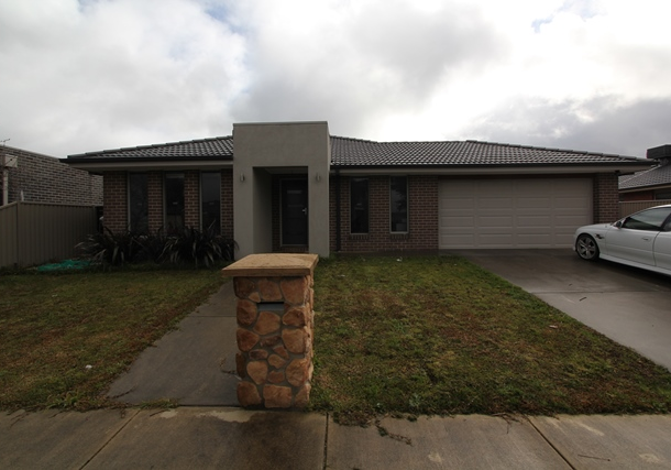 3 Rundell Place, Alfredton VIC 3350